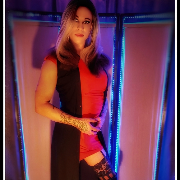 Meet your Posher! She's a trap! - Picture 14 of 16